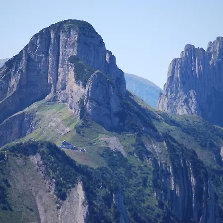 Haus Zur Krone Panzió