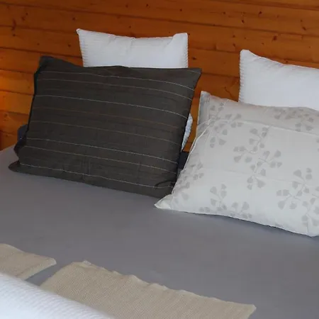 Haus Zur Krone Bed & Breakfast 3*